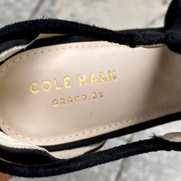 Cole Haan Women's Edie Wedge Bootie Black Suede W16306 size 7B - Picture 4 of 11